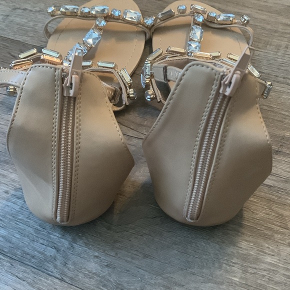 Shoedazzle Rhinestone Embellished Taupe Sandals GUC 9.5 - Picture 6 of 9